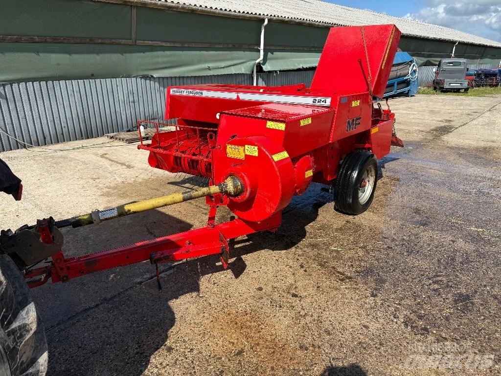 Massey Ferguson 224 方捆打捆机