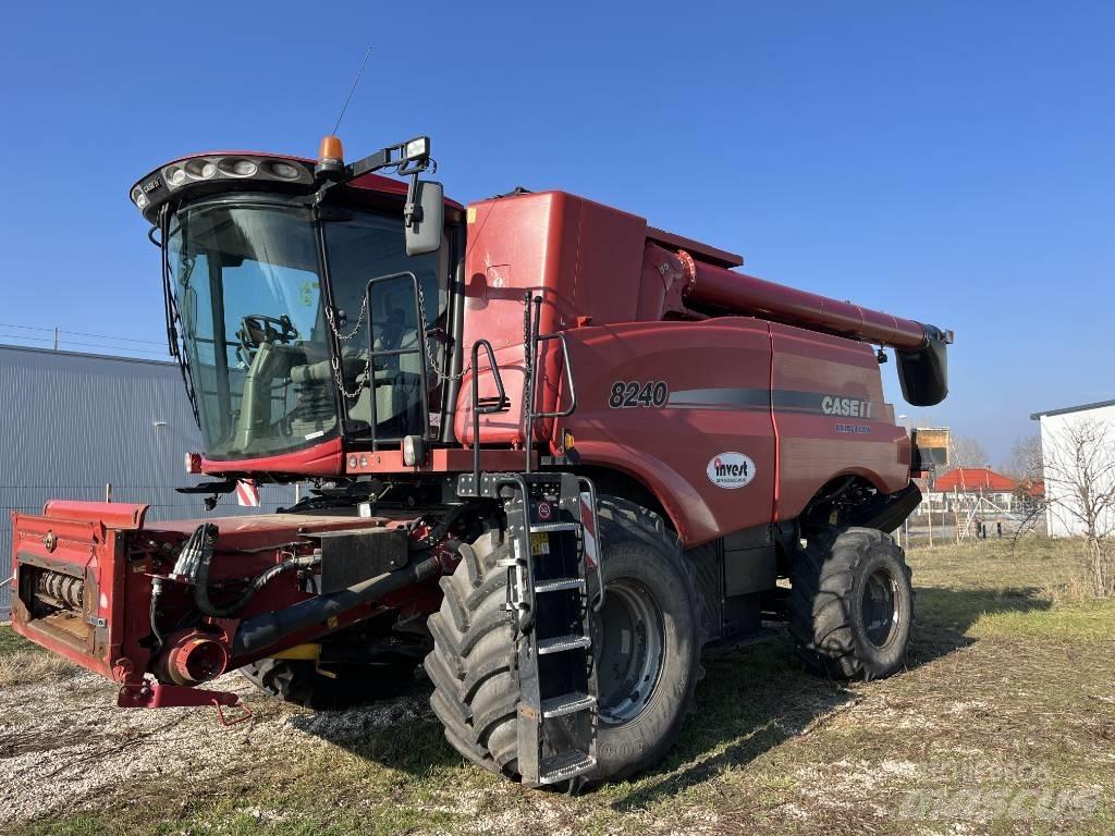 Case IH AF8240 联合收割机