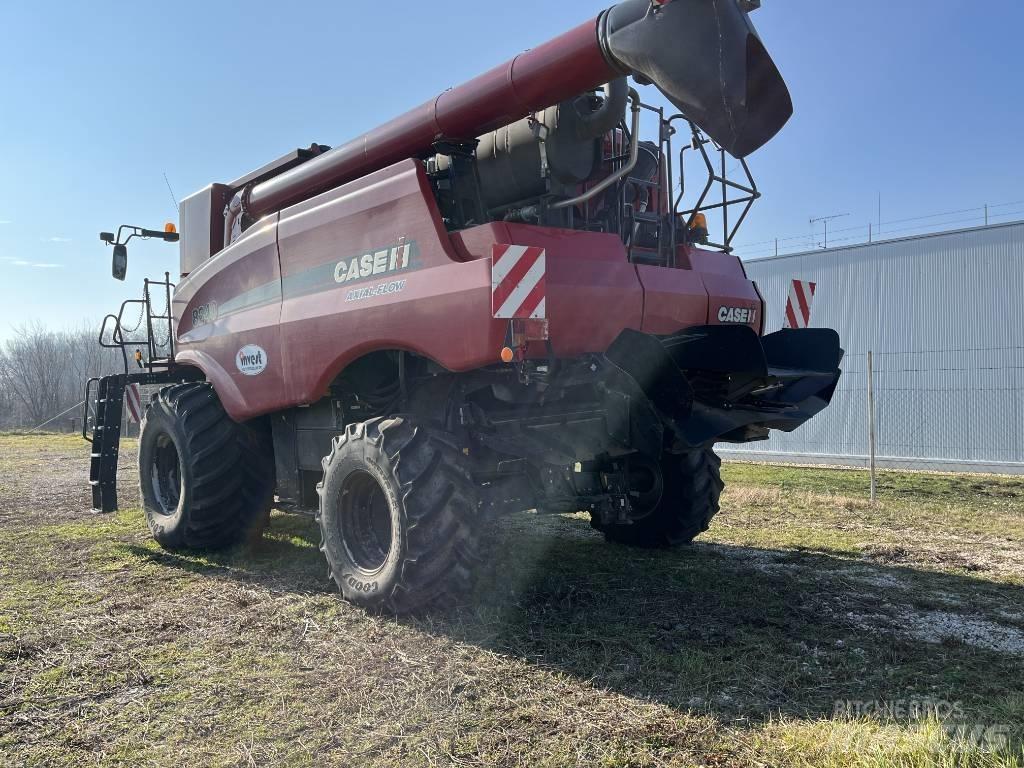 Case IH AF8240 联合收割机