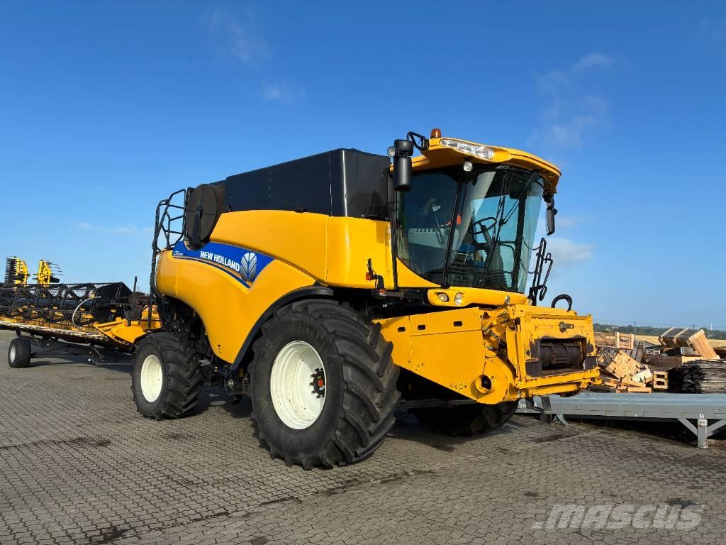 New Holland CR 9080 联合收割机