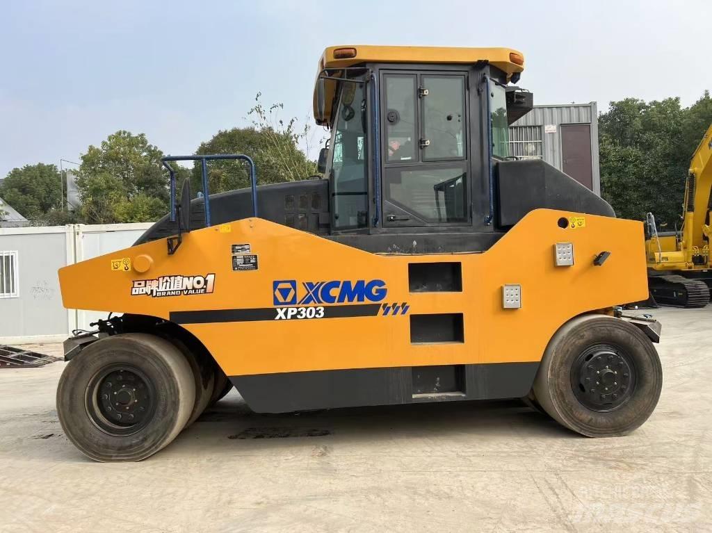 XCMG XP 303 铺路机械