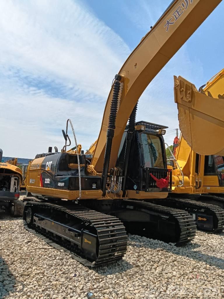 CAT 320D2 中型挖掘机