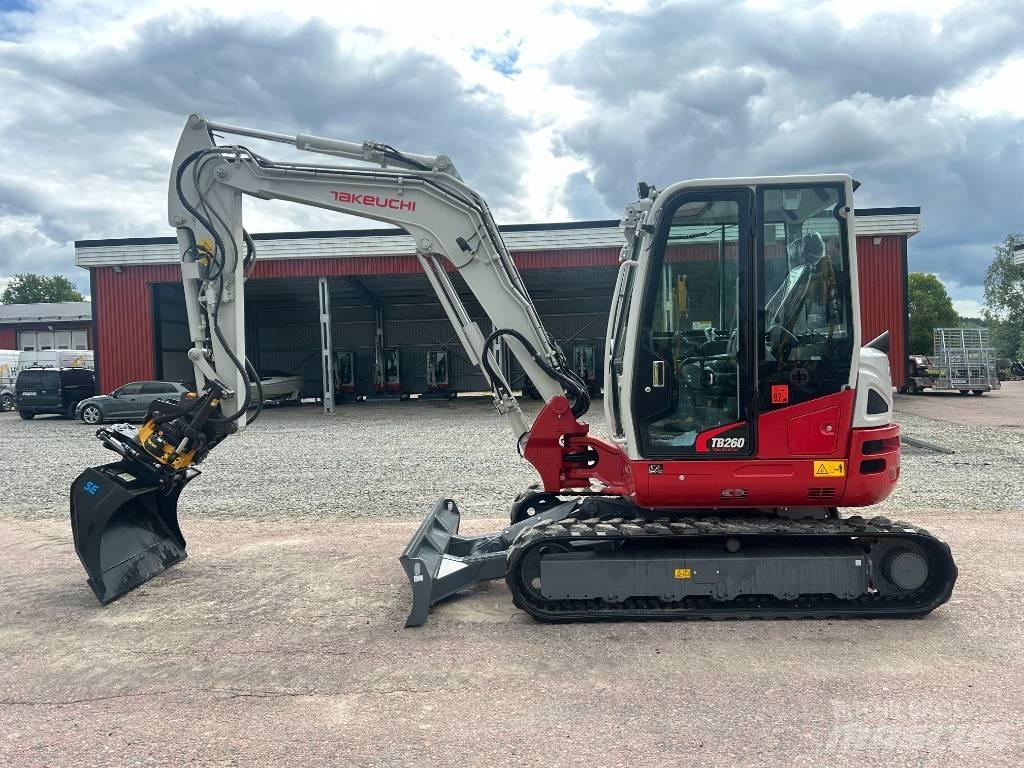 Takeuchi TB260 小型挖掘机