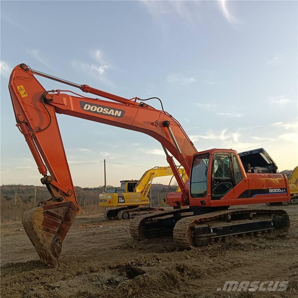 Doosan DH300LC-7 履带挖掘机