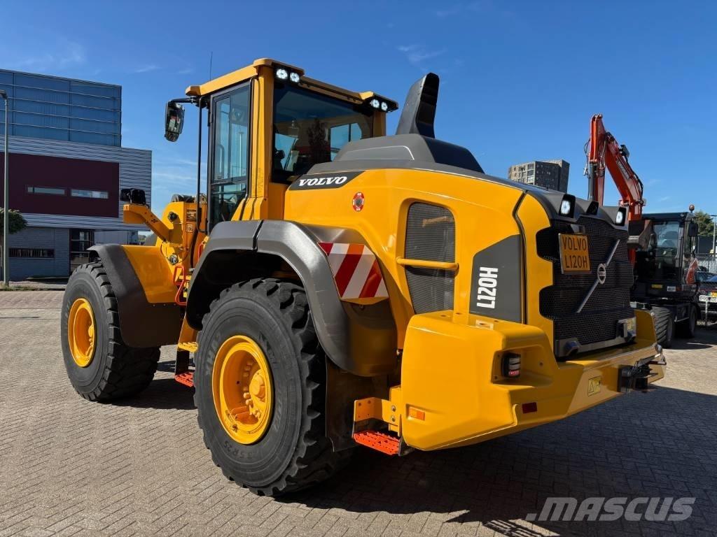 Volvo L 120 H 轮式装载机