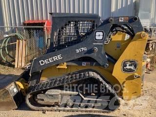 John Deere 317G 滑移装载机