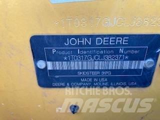 John Deere 317G 滑移装载机