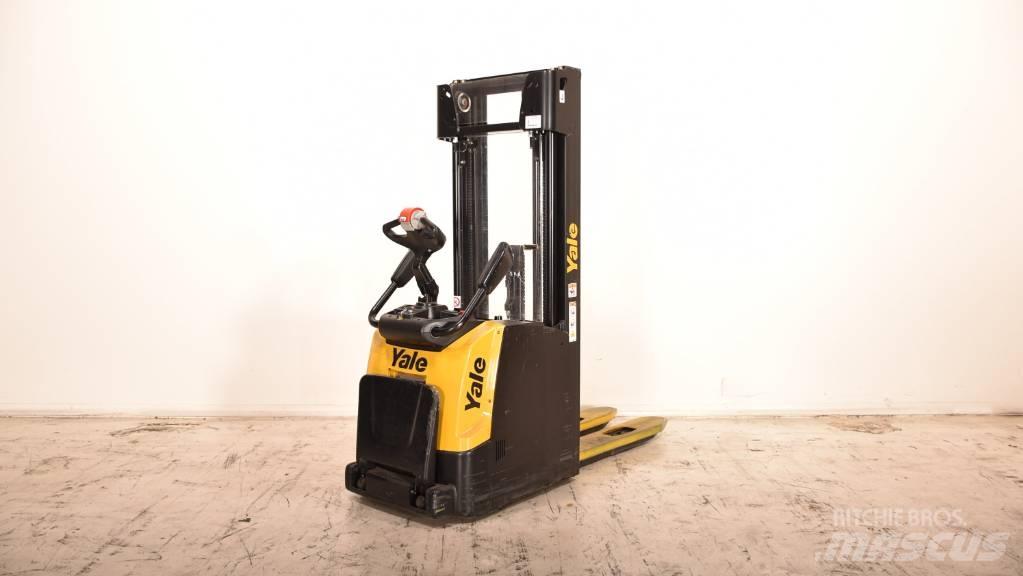 Yale MS 14 XIL 手推堆垛车