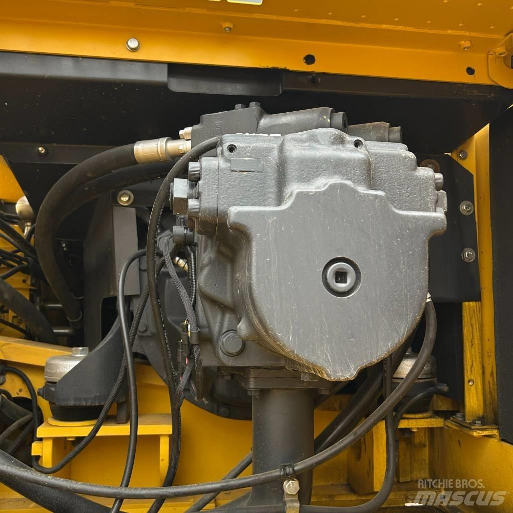 Komatsu 400-7 履带挖掘机