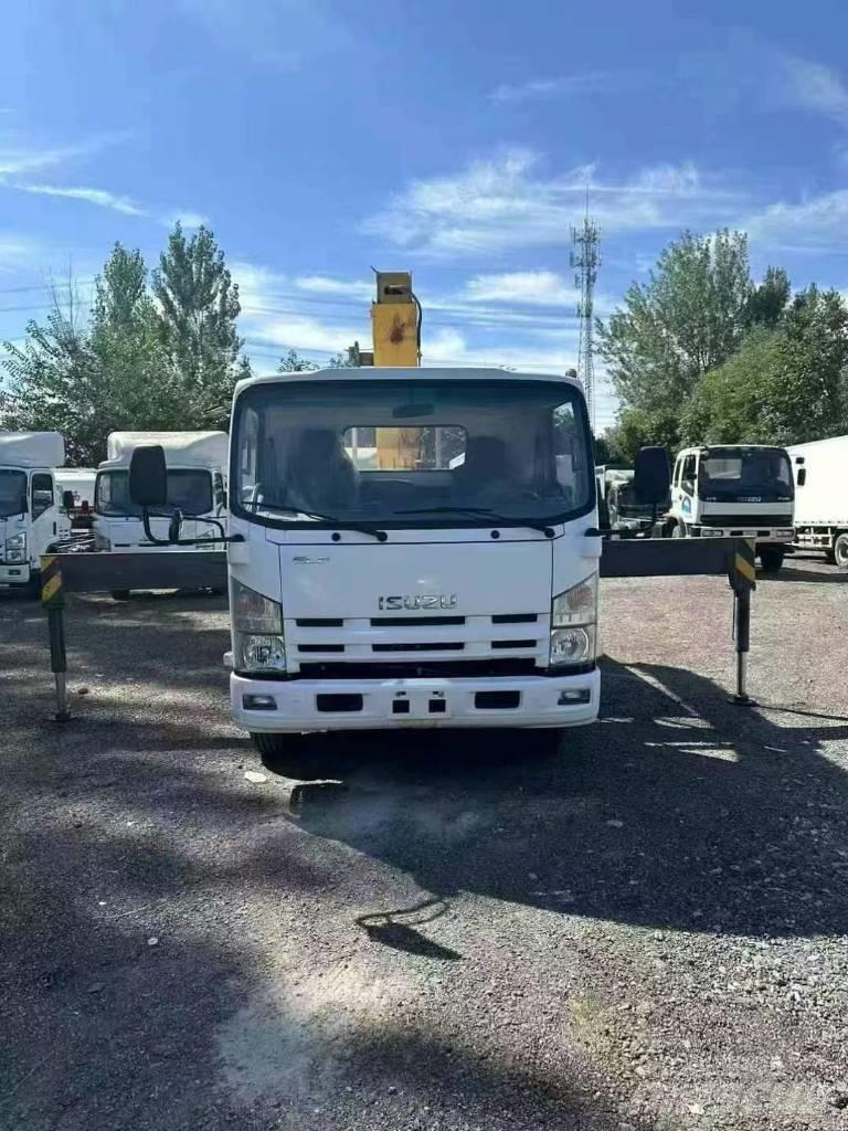 Isuzu ELF 700 起重车
