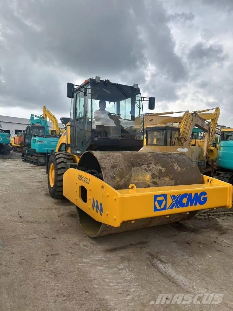 XCMG XS 143 履带挖掘机