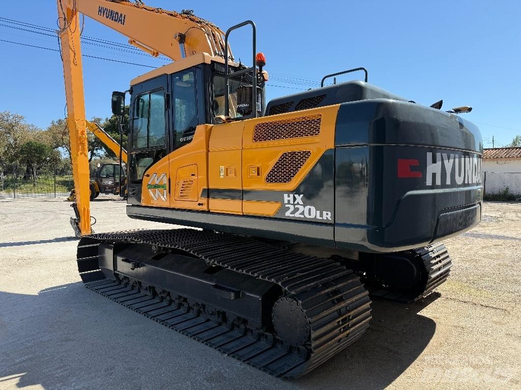 Hyundai HX220 LR 长臂挖掘机