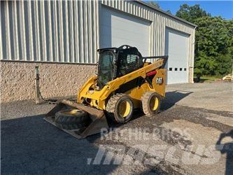 CAT 272 D3 滑移装载机