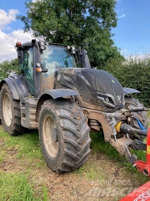 Valtra T235V 拖拉机/农用车