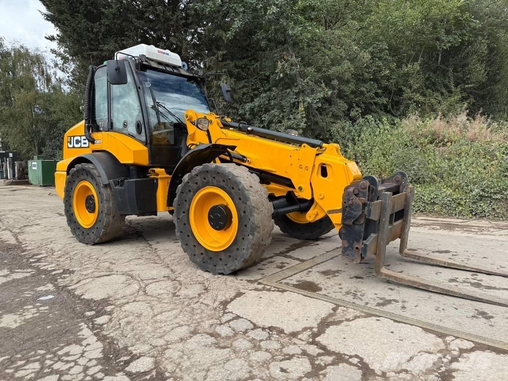 JCB TM 320 S 轮式装载机