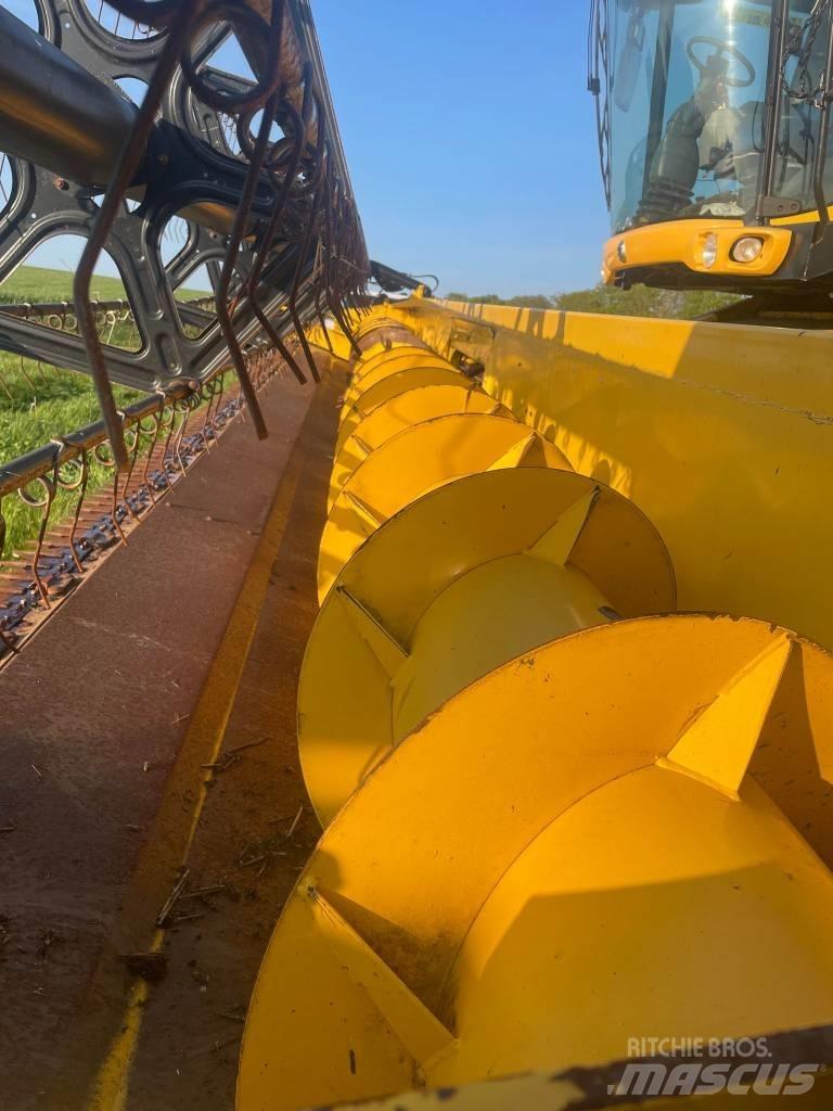 New Holland CX 8090 联合收割机