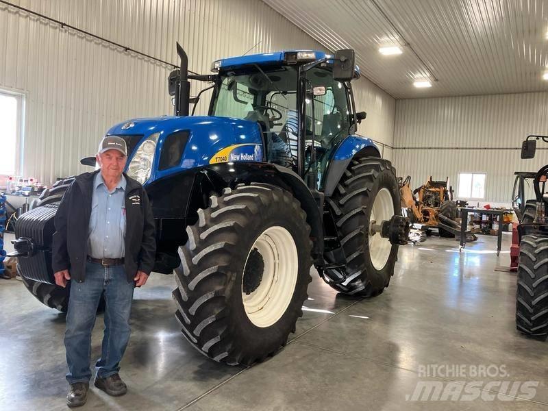New Holland Tractors 小型拖拉机