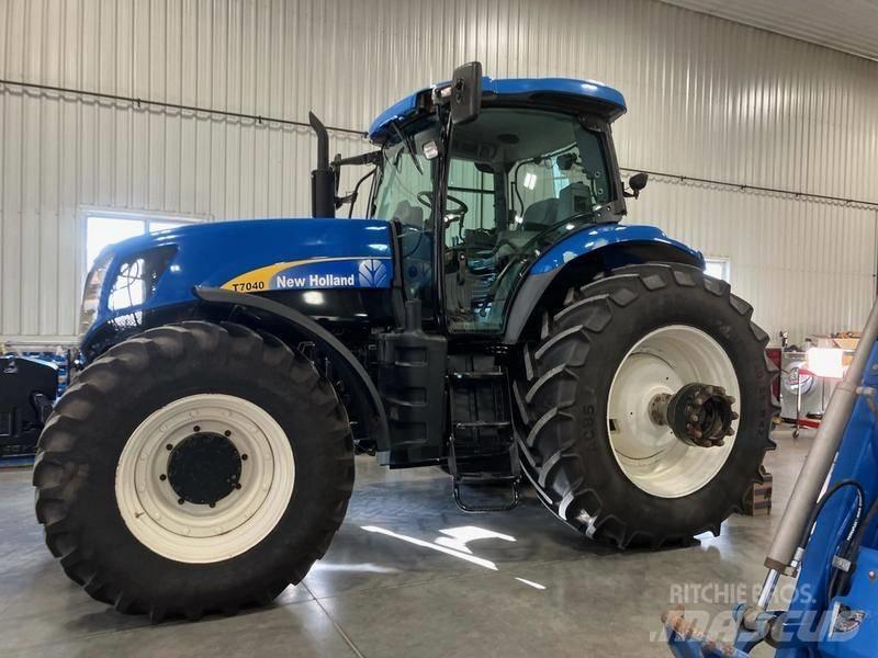 New Holland Tractors 小型拖拉机