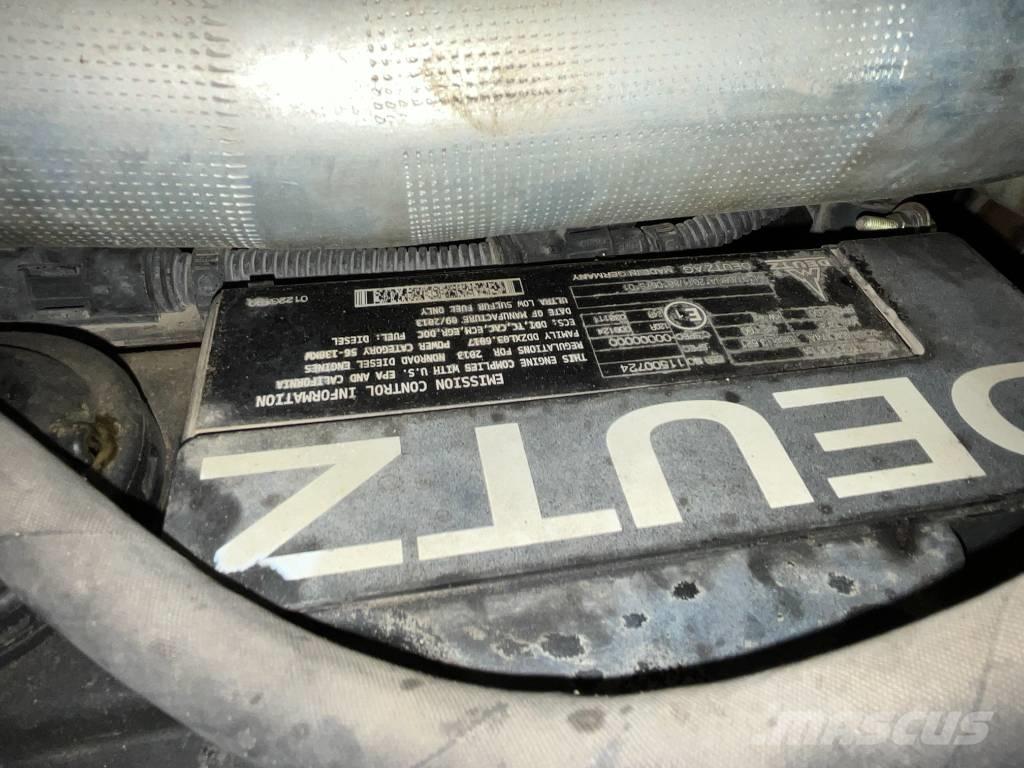 Mecalac 10 MCR 履带挖掘机