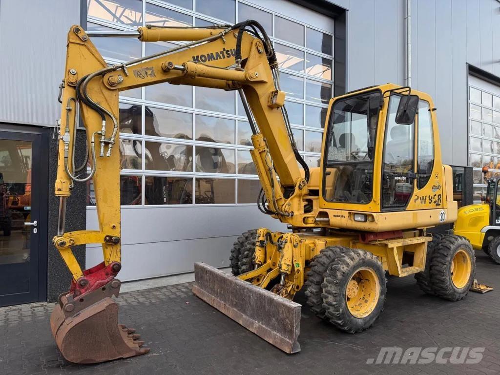 Komatsu PW95 中型挖掘机