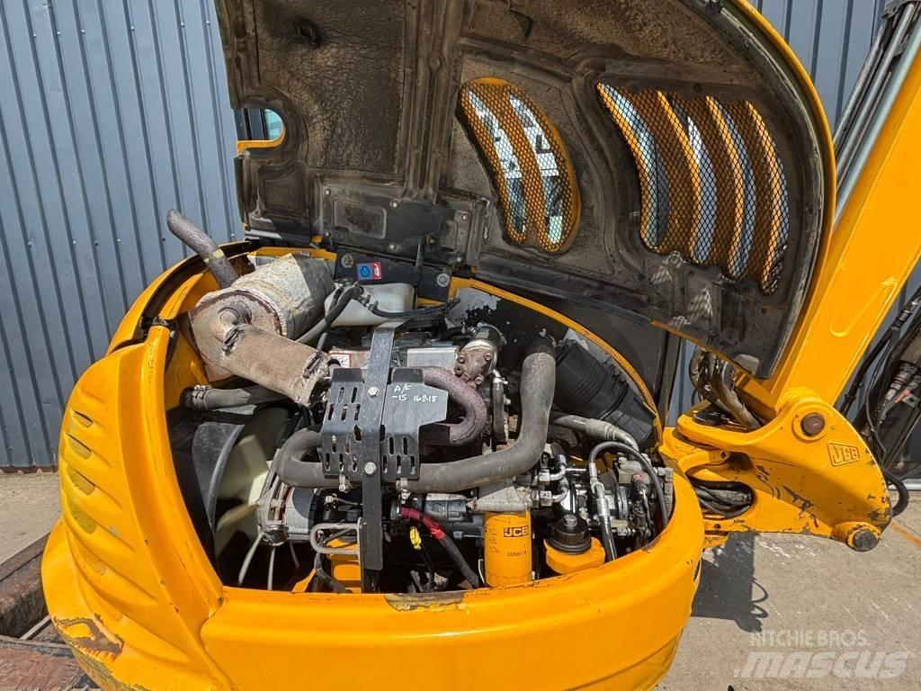 JCB 8065 RTS 小型挖掘机
