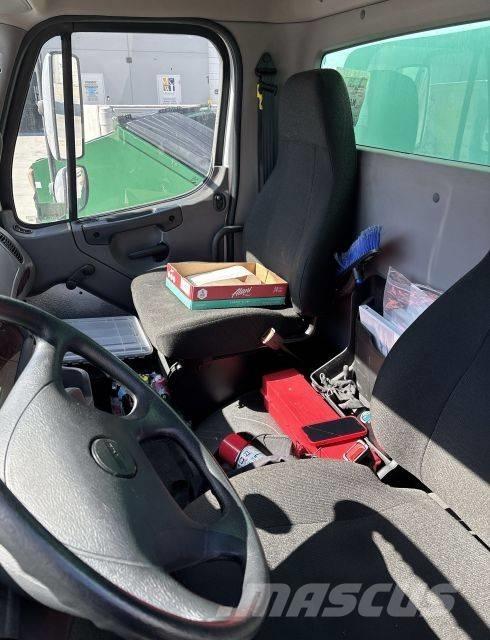 Freightliner M2 饮料运输车