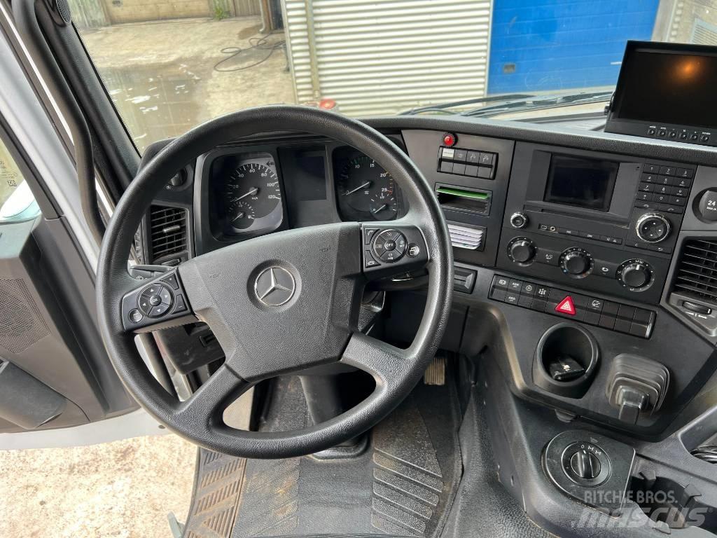 Mercedes-Benz 3246 起重车