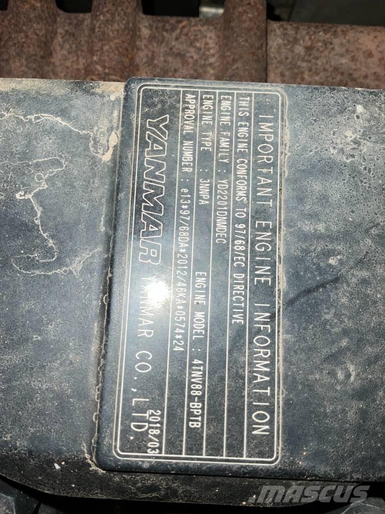 Takeuchi TB 250 小型挖掘机