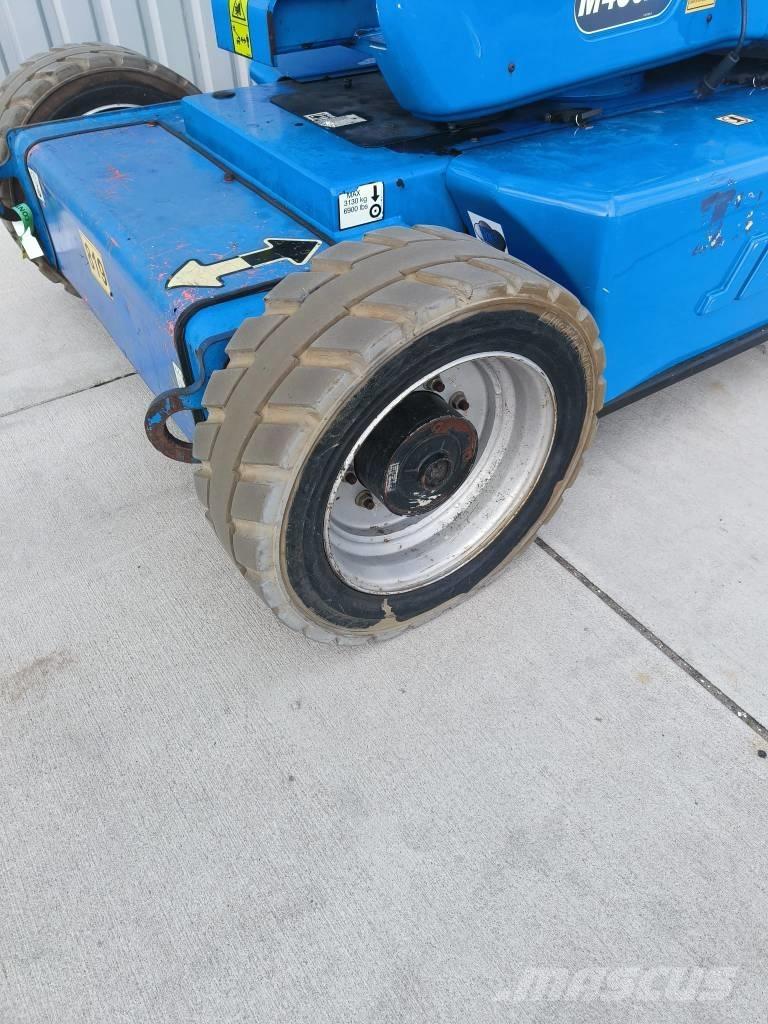 JLG M 450 AJ 曲臂高空工作平台