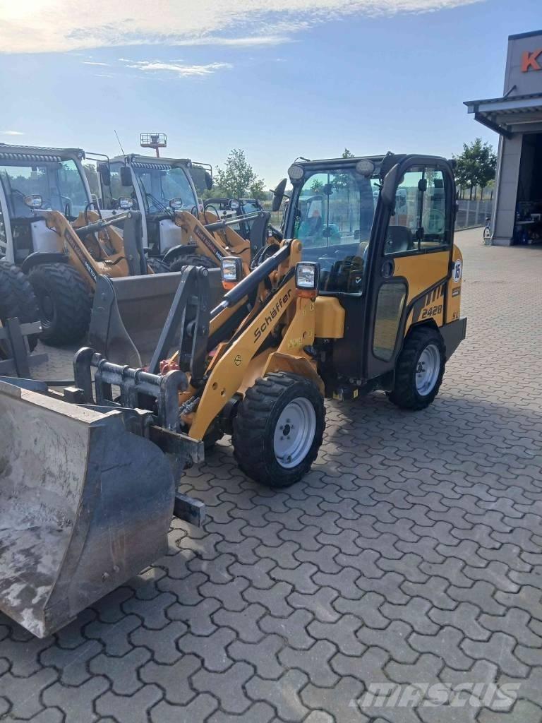 Schäffer 2428 SLT 滑移装载机