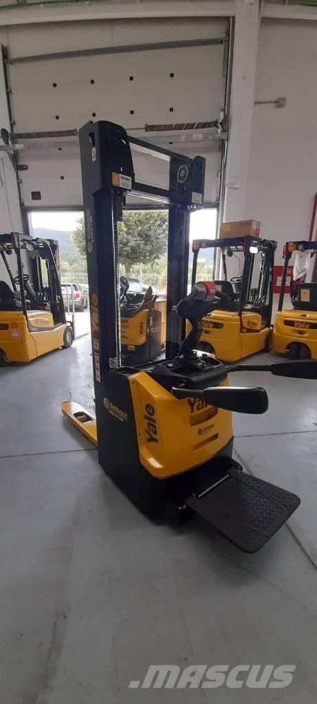 Yale MS12X 手推堆垛车