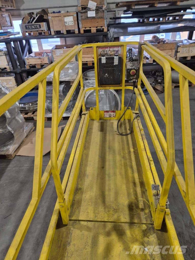 Haulotte Compact 8 剪叉式升降机