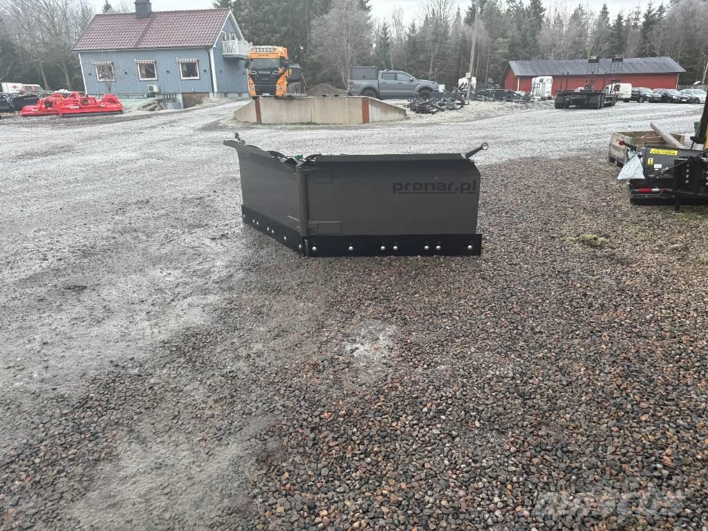 Pronar PUV 3300 推雪机