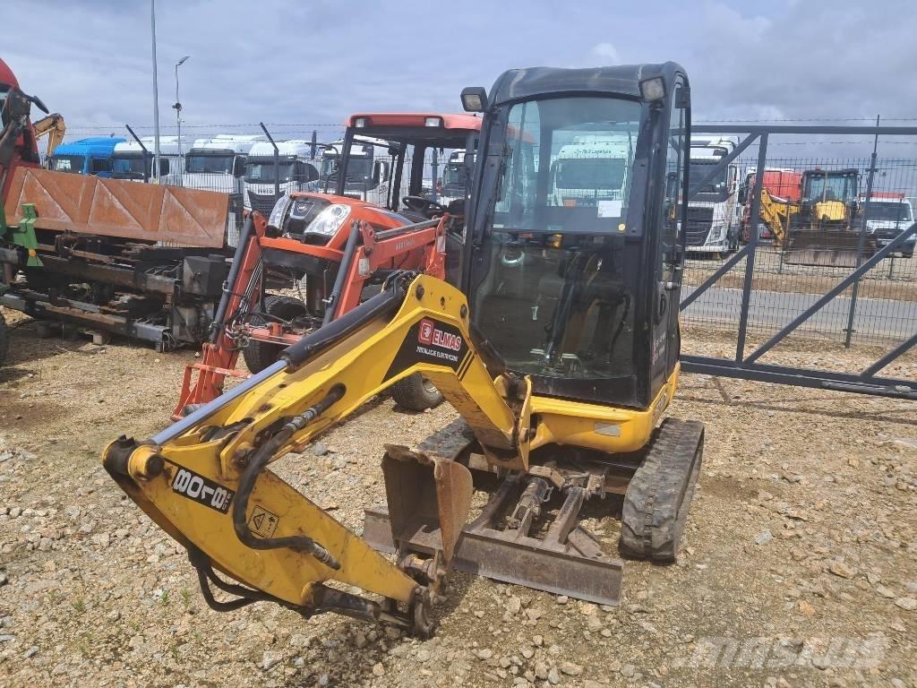 JCB 8018 CTS 小型挖掘机