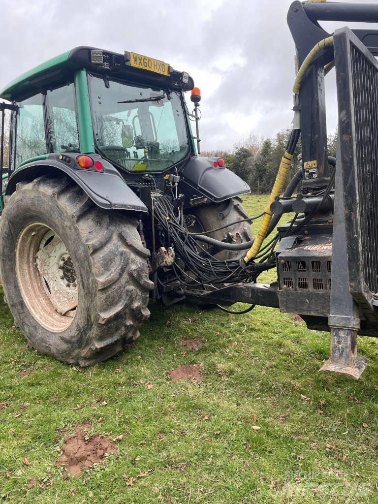 Valtra N122 拖拉机/农用车