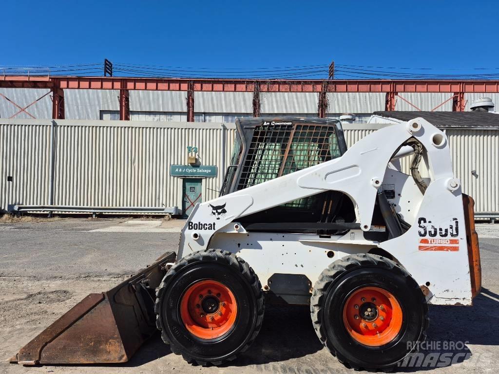 Bobcat S 300 滑移装载机