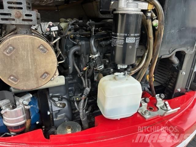 Takeuchi TB 257 FR 小型挖掘机
