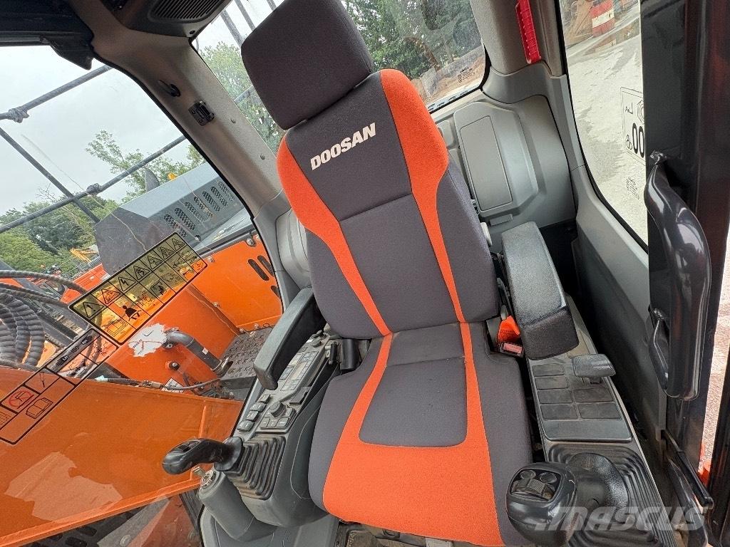 Doosan DX140LCR-5 履带挖掘机