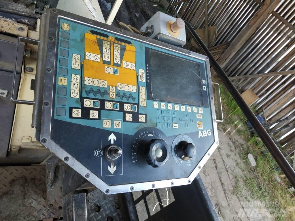 ABG Titan 125 沥青摊铺机