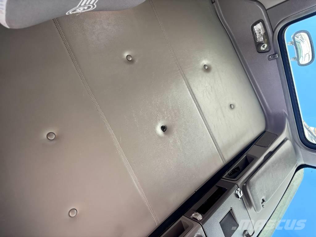 Kenworth T 800 牵引车