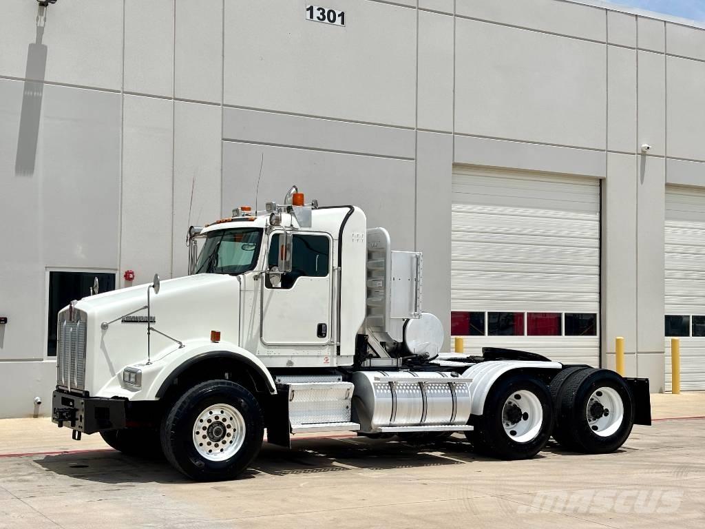 Kenworth T 800 牵引车