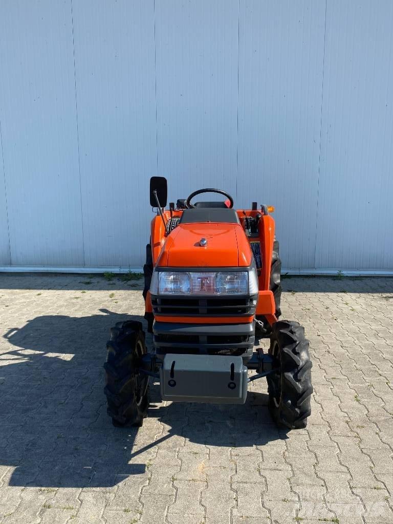 Kubota T 22 小型拖拉机