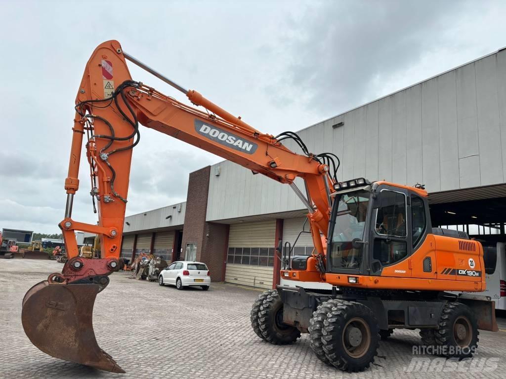 Doosan DX 190 W 轮式挖掘机