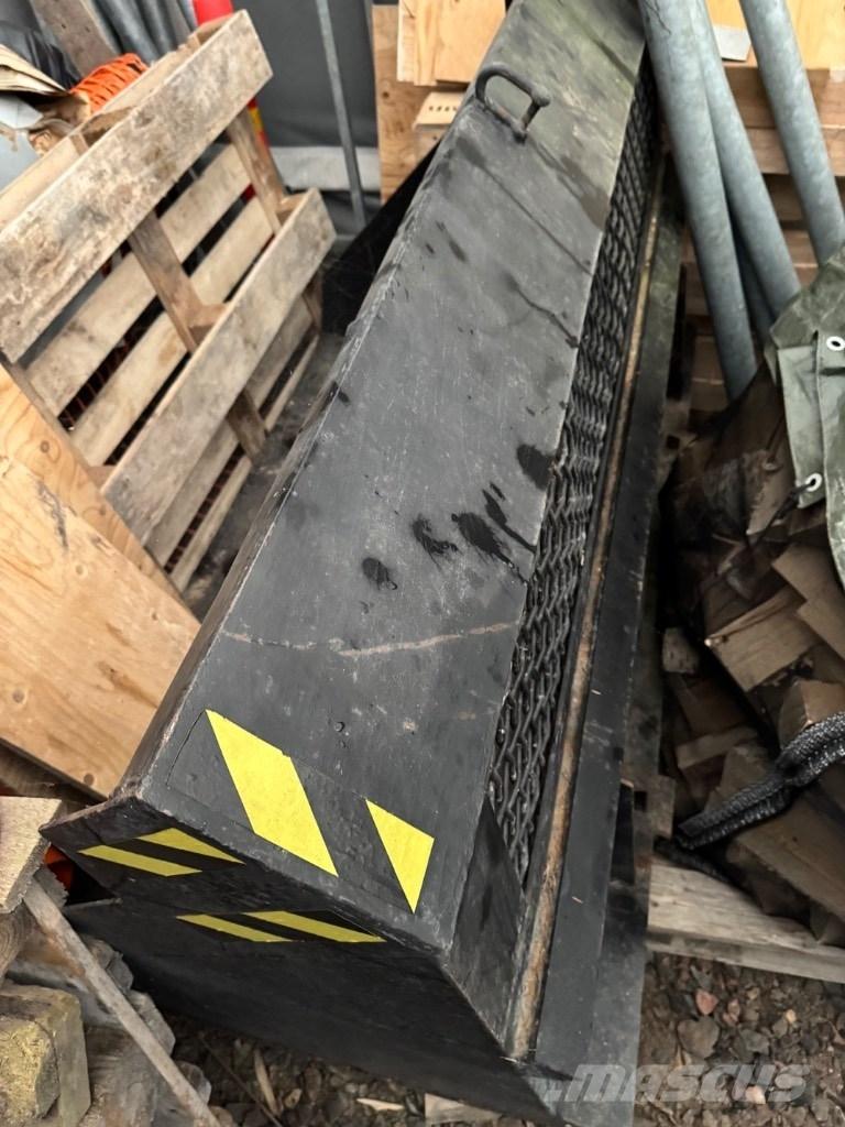 JCB 185 Robot 滑移装载机