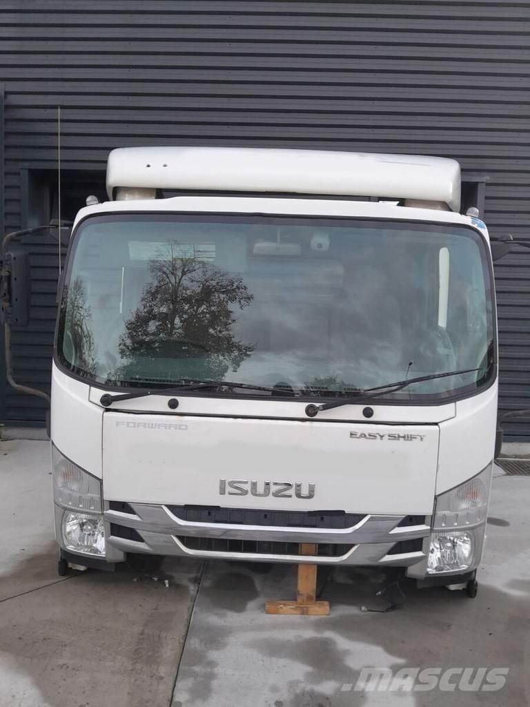Isuzu N75 驾驶室与内部