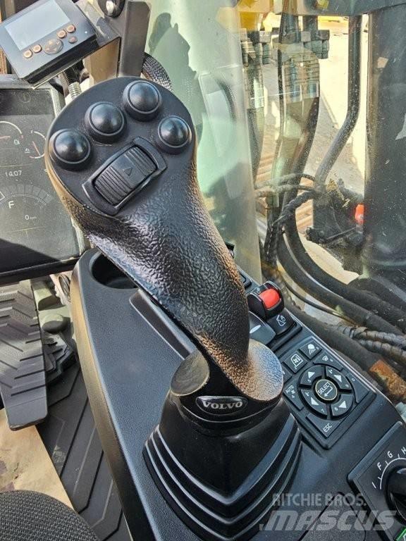 Volvo EC350EL 履带挖掘机