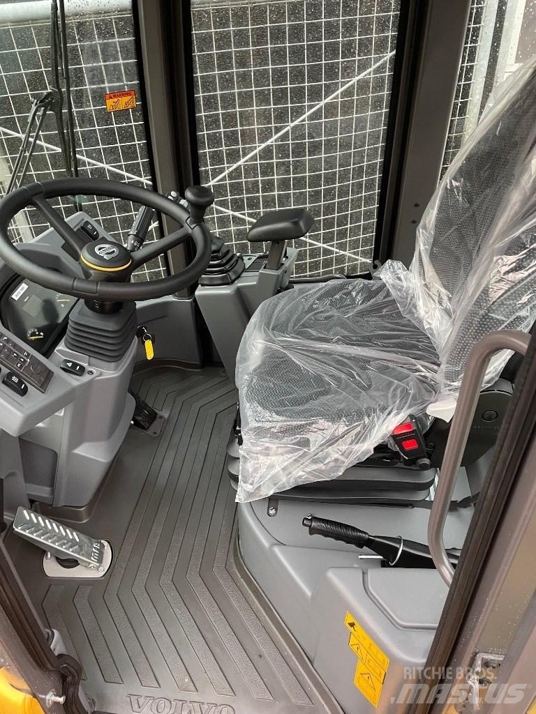 Volvo L30GS / HS 小型装载机