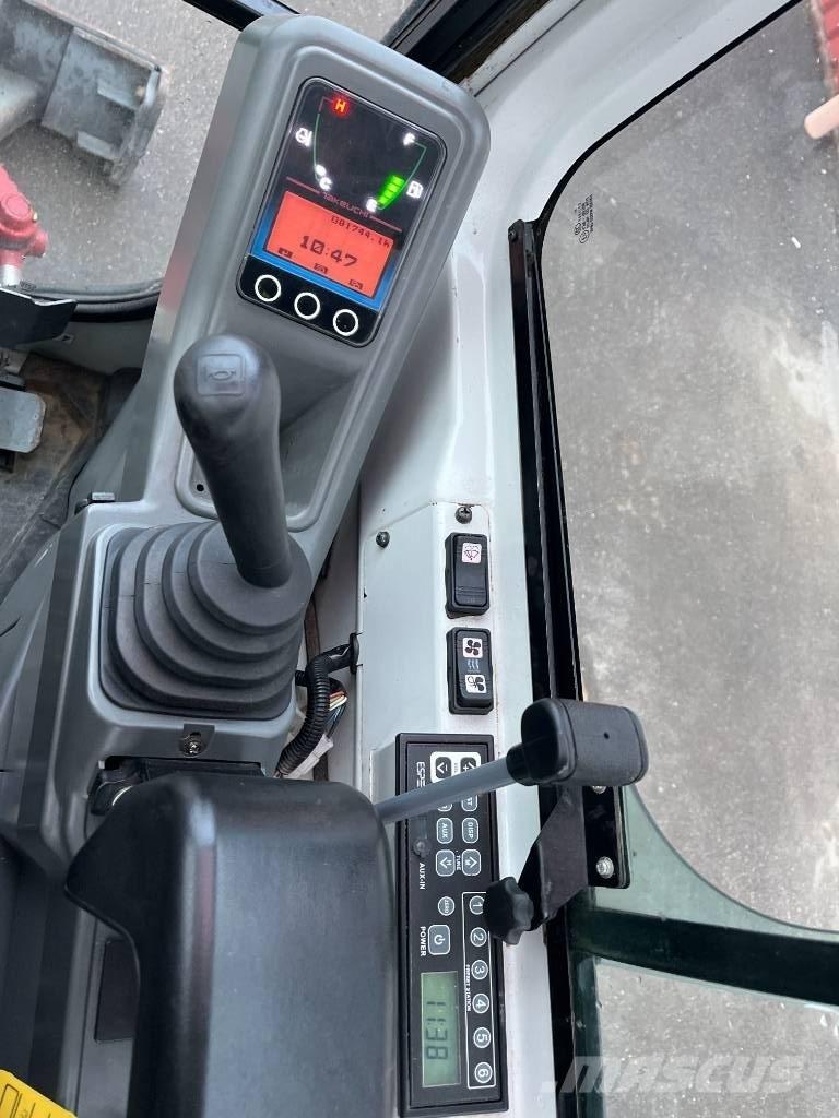 Takeuchi TB 216 小型挖掘机