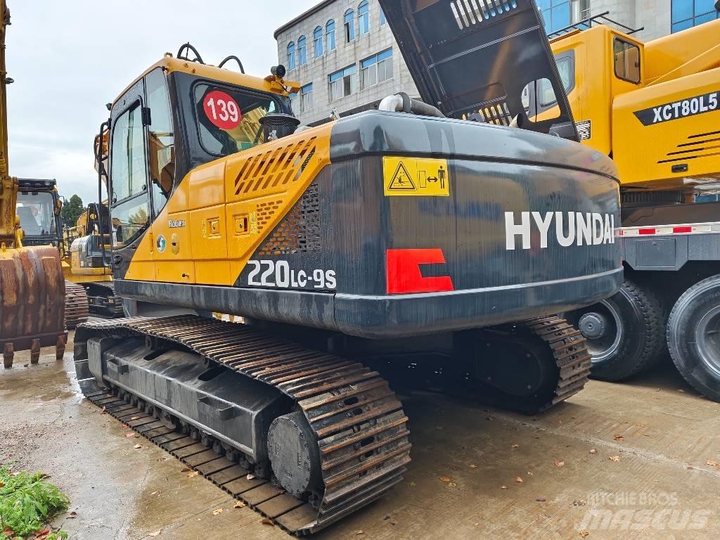 Hyundai R220LC-9S 履带挖掘机