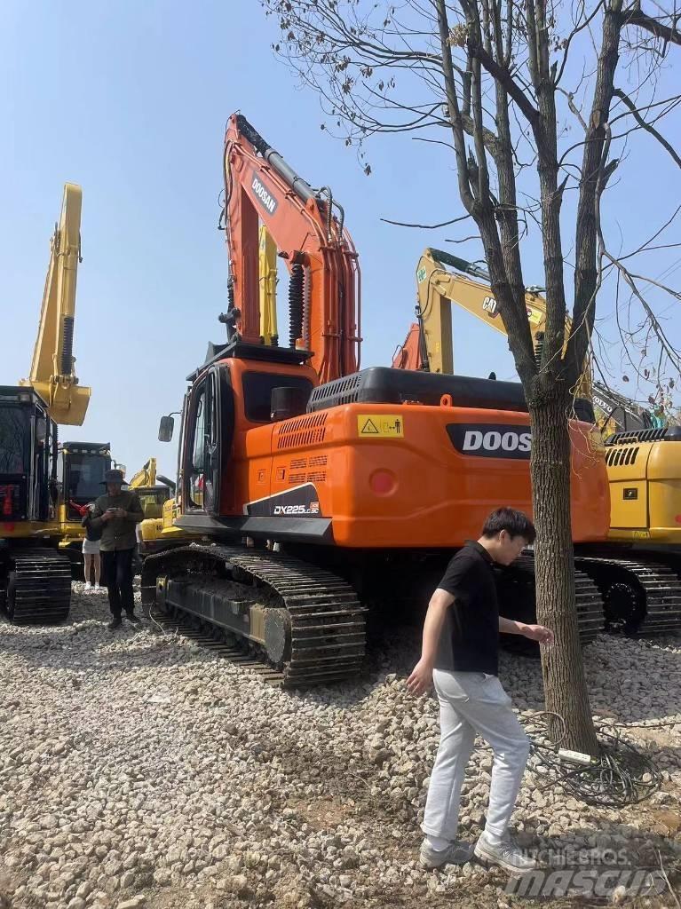Doosan DX 225LC-9C 履带挖掘机